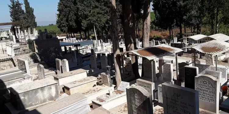 Abren la tumba de niña yemenita desaparecida en 1951 en Israel
