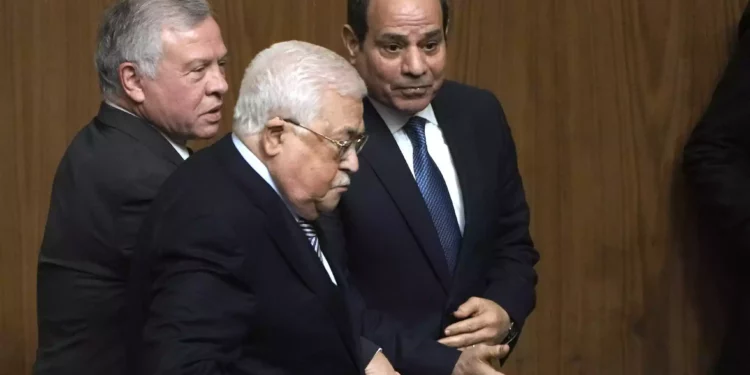 Abbas convoca cumbre trilateral con Egipto y Jordania