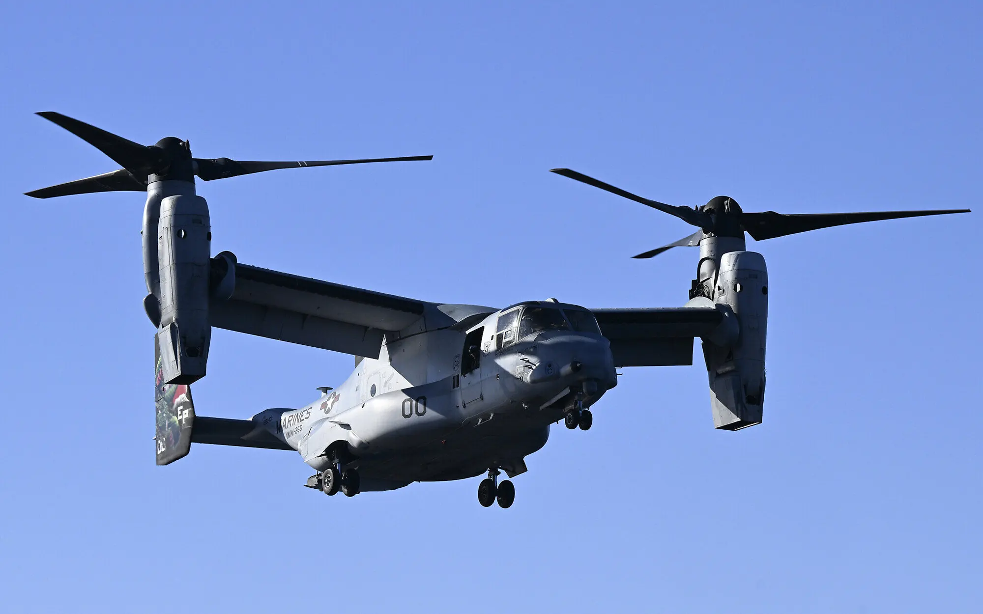 Mueren 3 marines estadounidenses al estrellarse un avión Osprey