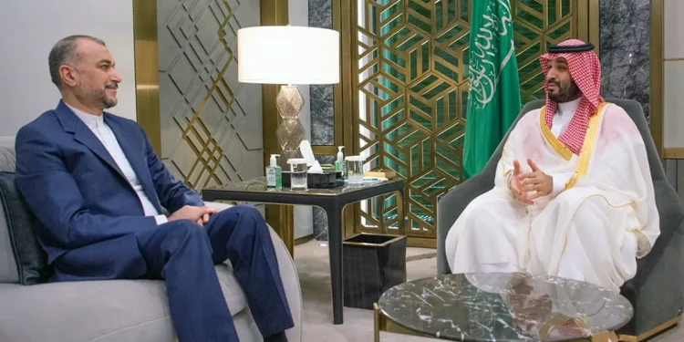 El ministro de Asuntos Exteriores iraní se reúne con Bin Salman