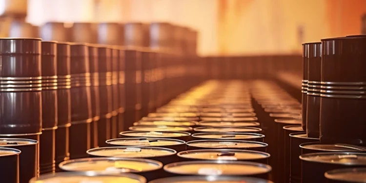 Inventarios de crudo caerán este año a su nivel más bajo en 8 años