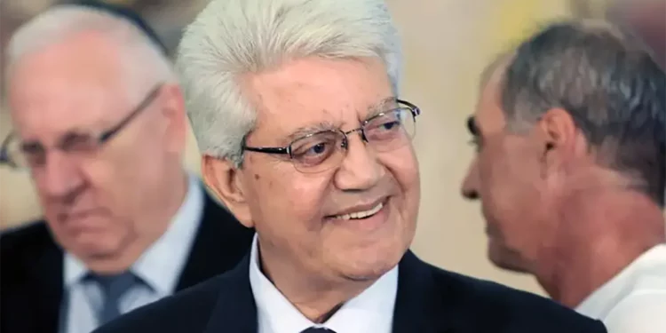 El exministro David Levy recibe el alta hospitalaria