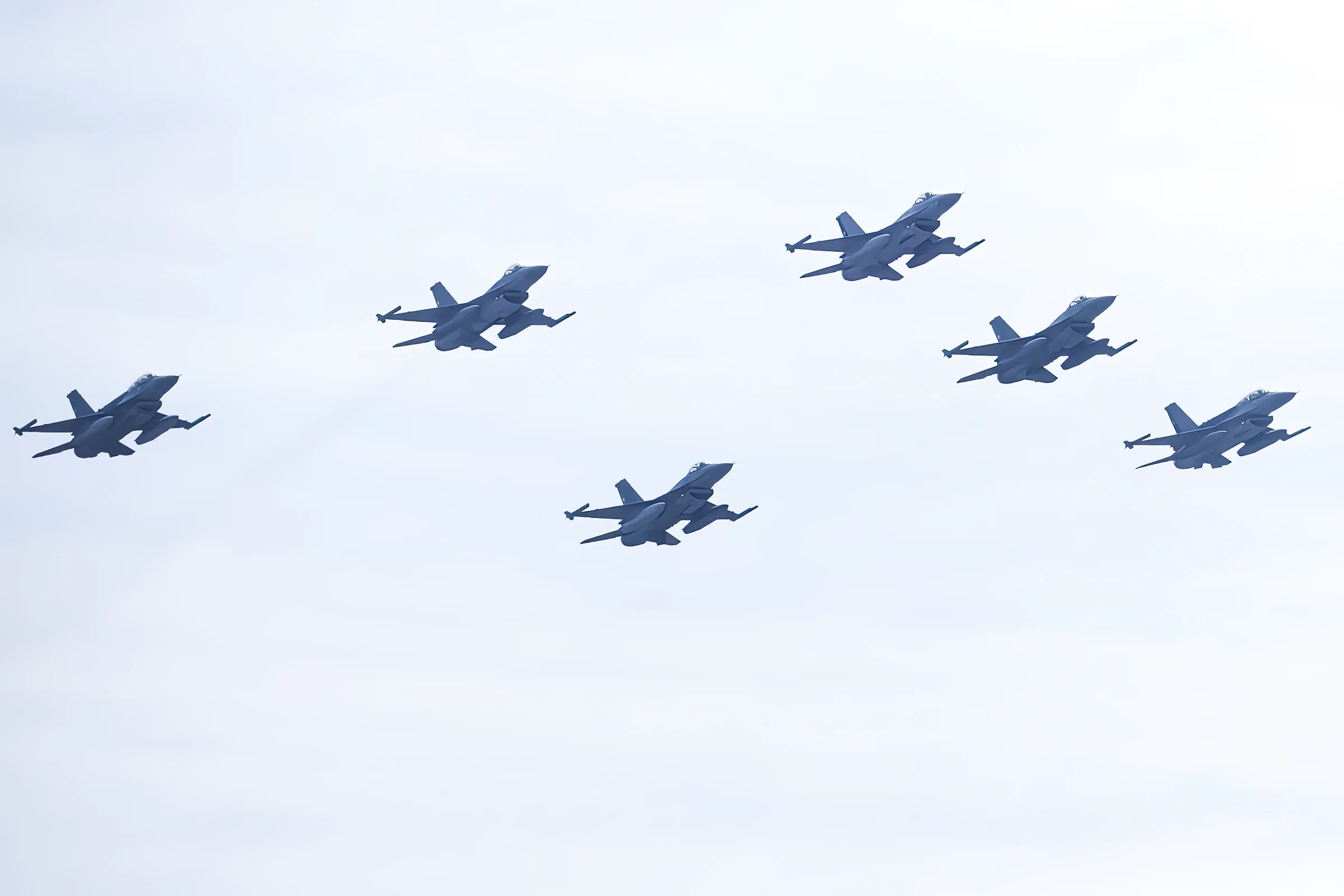 Cazas F-16 rumbo a Ucrania desde Dinamarca y Países Bajos