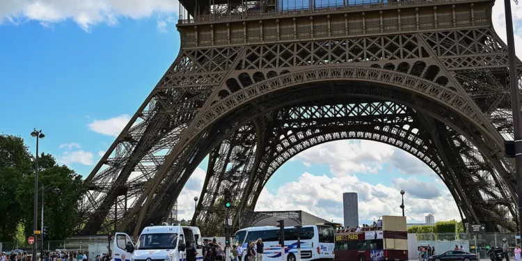 Una “falsa alarma” provoca una breve evacuación de la Torre Eiffel