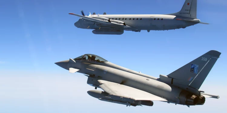 Misión de la RAF en la OTAN interceptó 50 veces aviones rusos