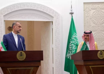 Ministro iraní insta a vigilar al “régimen sionista” en visita a Arabia Saudí