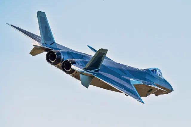 J-20 vs. F-16V enfrentándose en Taiwán: Análisis