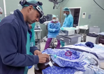 Médicos israelíes están salvando vidas de niños afganos