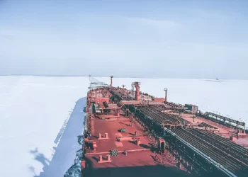 Rusia incrementa exportaciones de petróleo a China vía Ártico