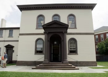 Histórica sinagoga Touro obtiene derecho de desalojo