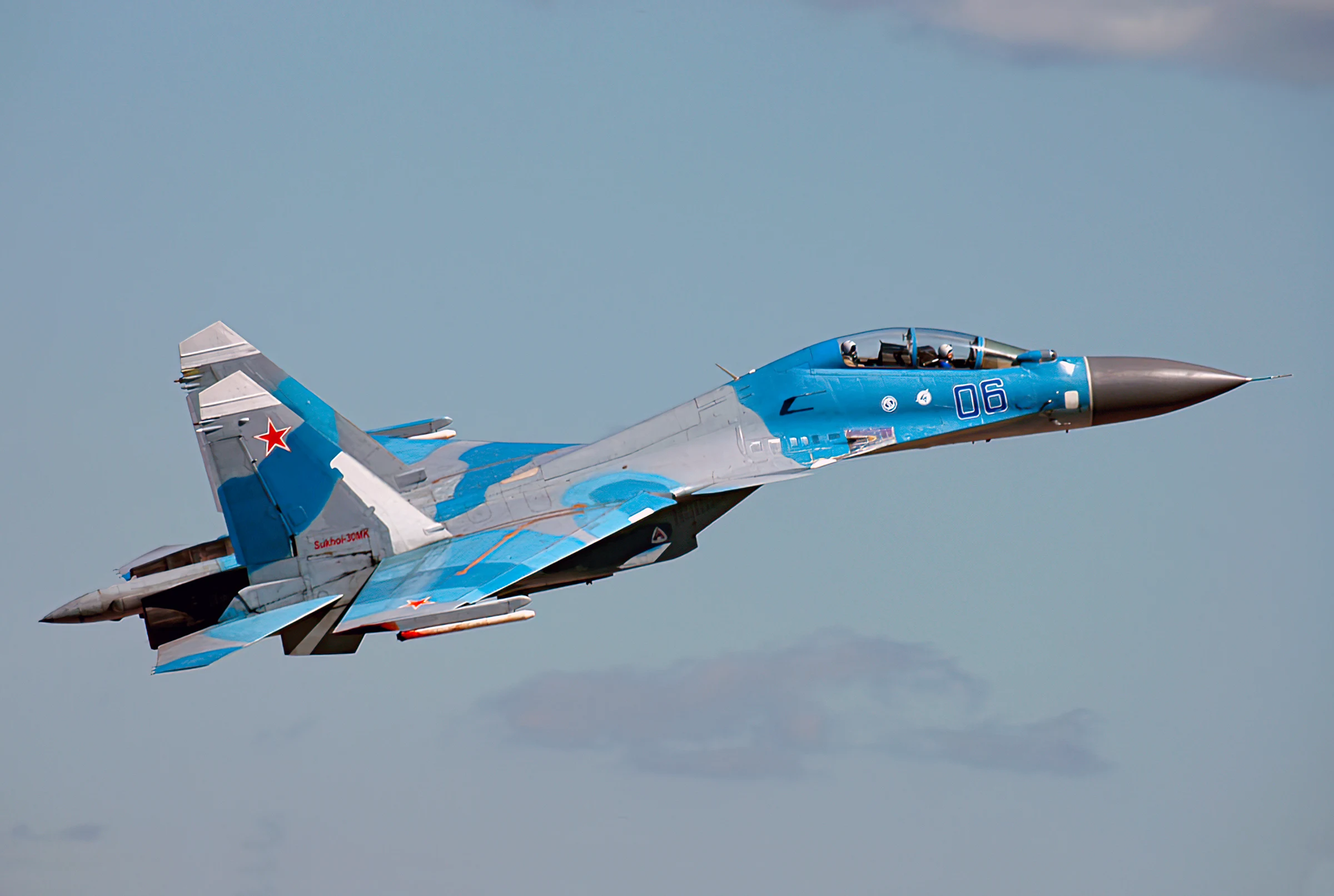 Ucrania intenta atacar avión ruso Su-30 en el mar Negro