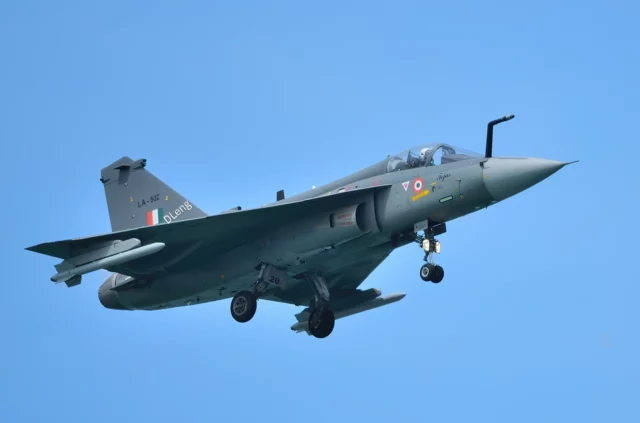 India desafía la venta de F-16 a Argentina con el Tejas LCA