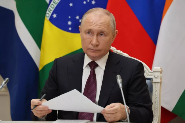 El asalto anfibio de Ucrania a Crimea amarga el gran momento de Putin