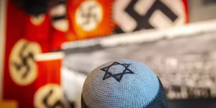 Antisemitismo en Australia: Estudiantes judíos ocultan su identidad