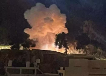Terroristas palestinos lanzan artefacto explosivo a tropas del FDI