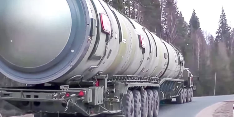 Rusia tiene las armas nucleares de Ucrania: No tenía que ser así