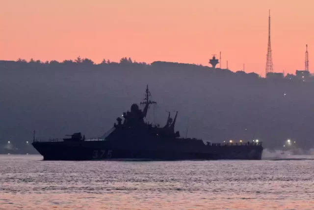 Avión ruso destruye barco espía ucraniano en el Mar Negro