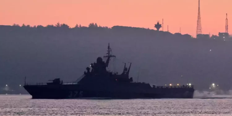 Avión ruso destruye barco espía ucraniano en el Mar Negro