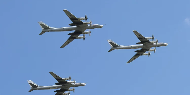 La fuerza aérea danesa intercepta bombarderos rusos