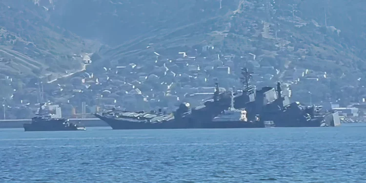 Barcos no tripulados atacan puerto comercial ruso del mar Negro