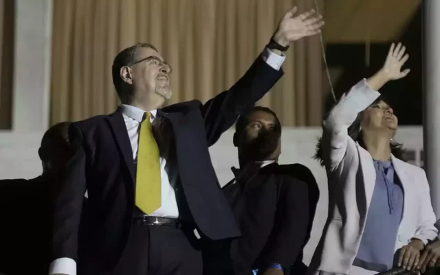 Guatemala elige como presidente a candidato que estudió en Israel