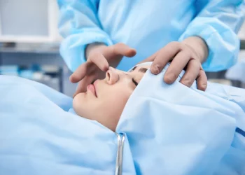Adolescentes israelíes se aficionan a la cirugía plástica