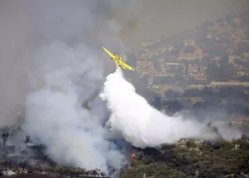 Israel podría enviar aviones para combatir incendios en Chipre