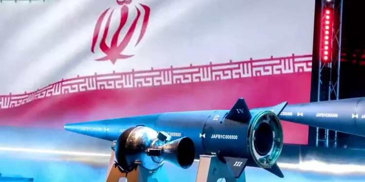 Irán dice tener tecnología para misil de crucero supersónico