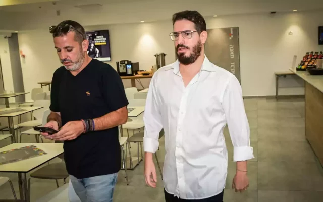 Policía imputa por fraude al criptoempresario Moshe Hogeg