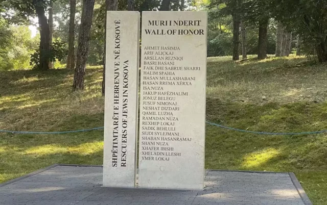 Kosovo honra a albaneses que rescataron a judíos del Holocausto
