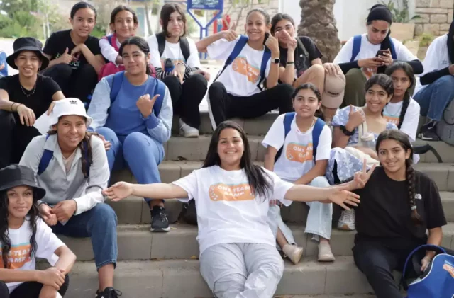 Campamento de verano en Israel une a niñas judías y beduinas