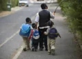Mujer detenida tras maldecir a niños judíos en Alemania