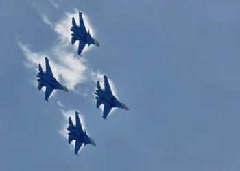 Nueve cazas rusos cercan a un avión de combate ucraniano