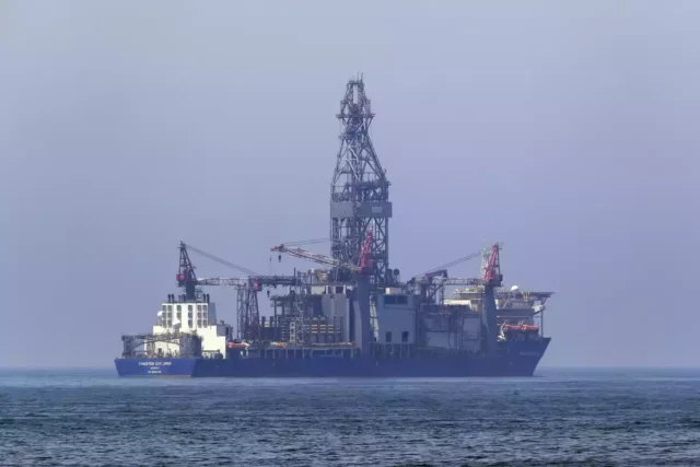 Buque en aguas libanesas en busca de gas tras acuerdo con Israel