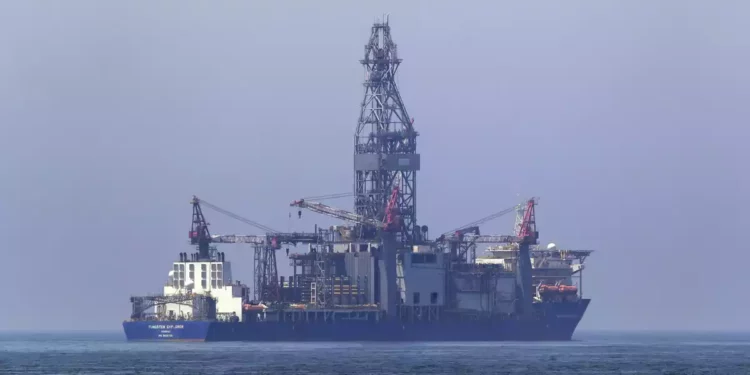 Buque en aguas libanesas en busca de gas tras acuerdo con Israel