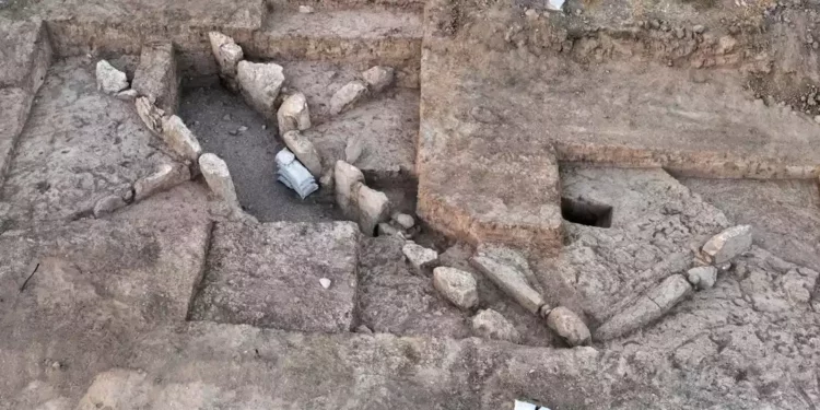 Arqueólogos descubren la puerta más antigua de Israel
