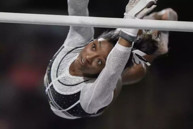 Simone Biles regresa al ritmo de «Unicornio» de Noa Kirel