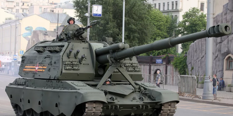 Rusia recibe el obús 2S19M2 para su ofensiva en Ucrania