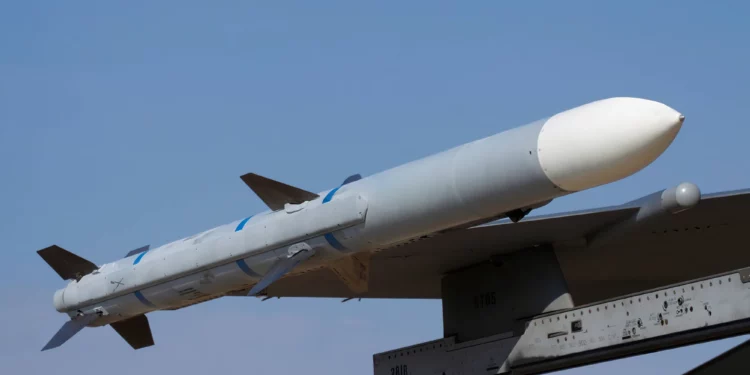 Misil asesino de MiG-29 y Su-24M rusos será enviado a Ucrania