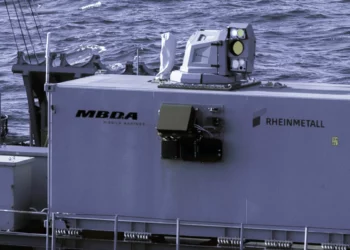 Fragata alemana “SACHSEN” validó la letalidad de sus armas láser
