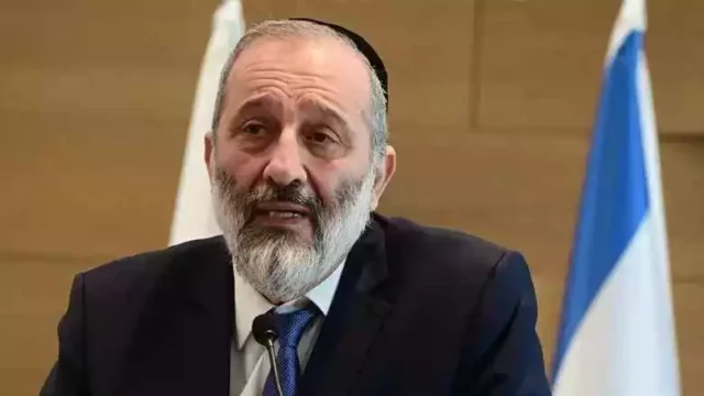 El presidente de Shas en la sinagoga incendiada: “No hay mayor crimen de odio que este”