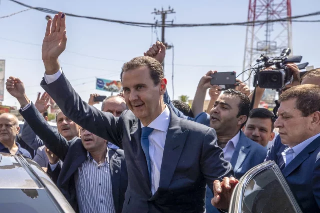 Bashar Assad busca apoyo chino para reconstrucción de Siria
