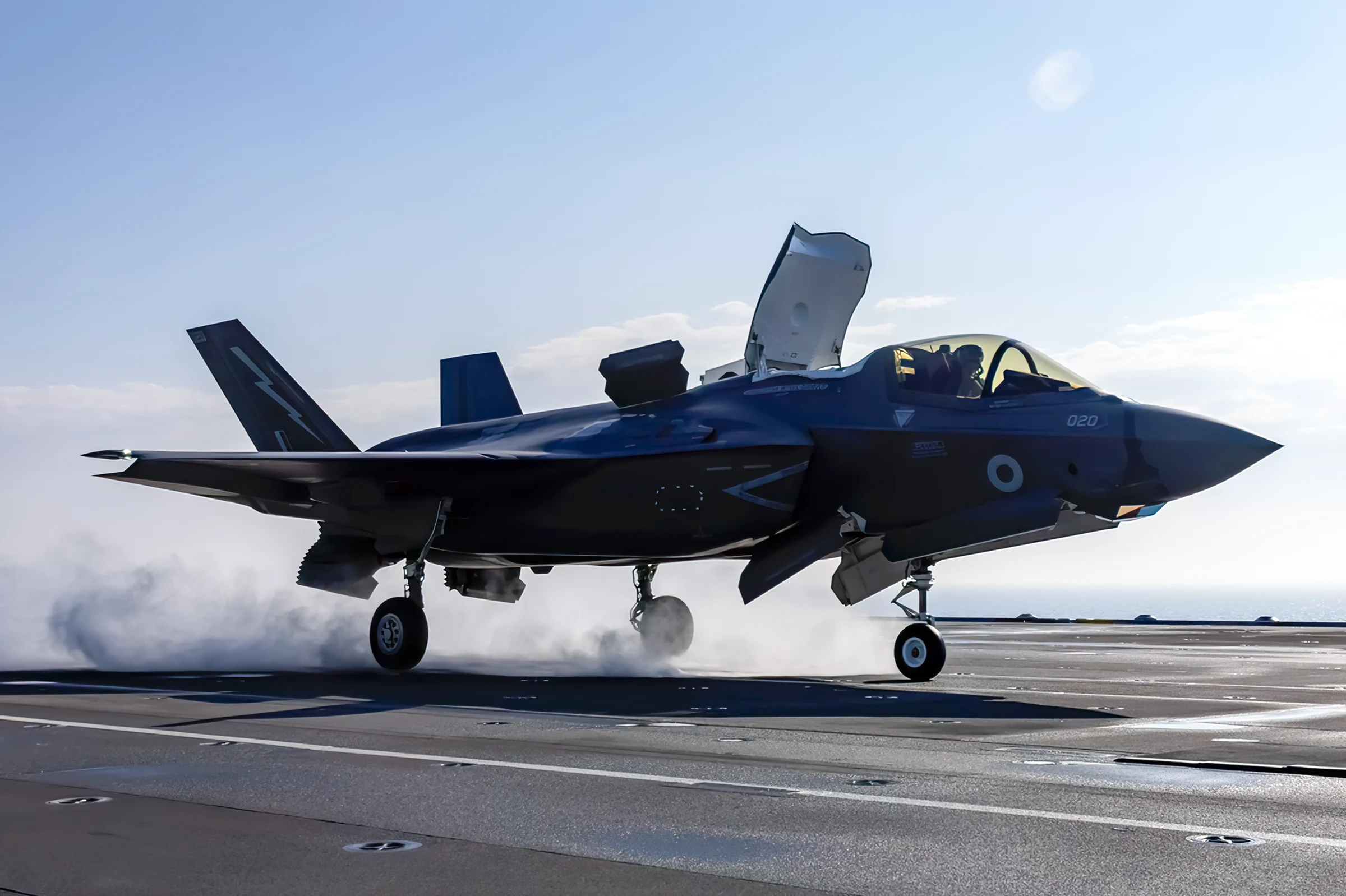 British aircraft carrier launches F-35 stealth fighter