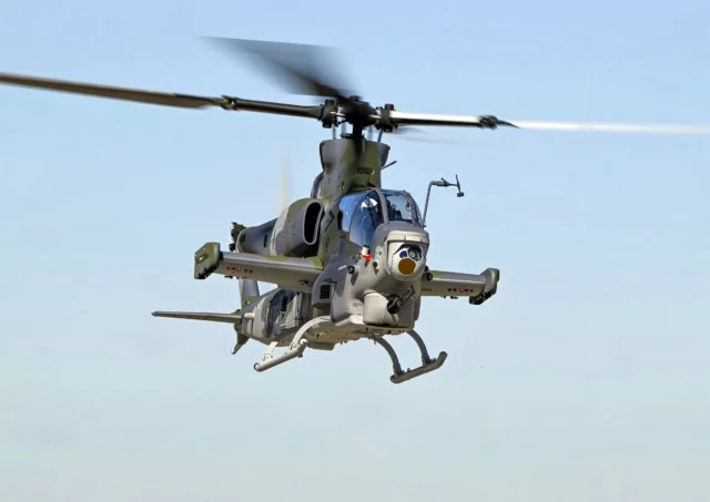 República Checa recibe helicópteros de combate AH-1Z Viper