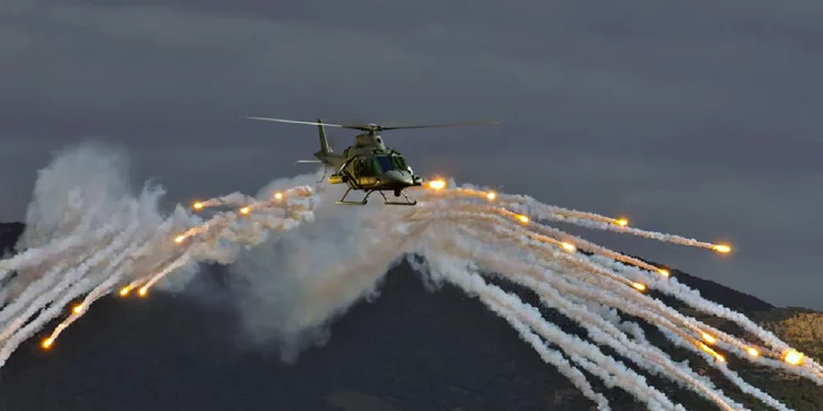 Argentina firma carta de intención por 8 helicópteros navales Leonardo AW-109