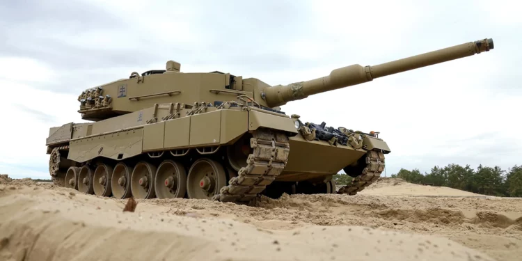 Ejército eslovaco recibe más tanques Leopard 2A4 de Alemania