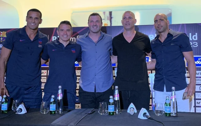 Leyendas del FC Barcelona aterrizan en Israel para jugar contra veteranos del Maccabi Tel Aviv y Haifa