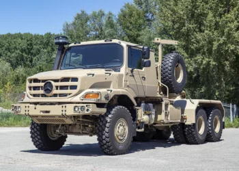 Mercedes-Benz entrega camiones Zetros todoterreno a Ucrania