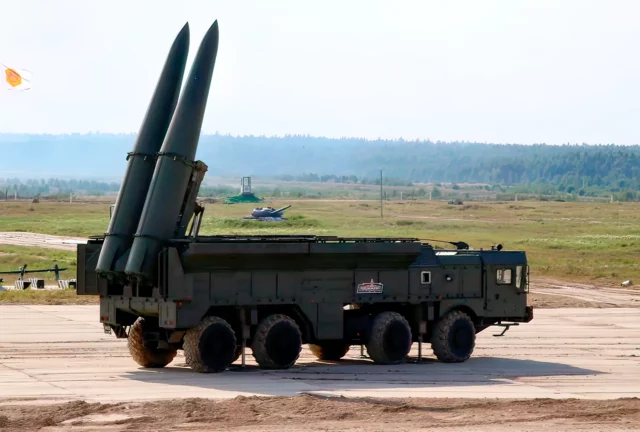 Rusia posiciona misiles Iskander en frontera de Ucrania
