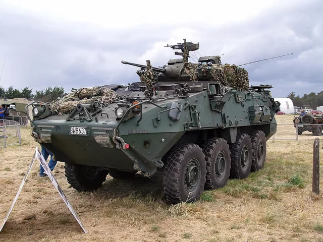 Canadá completa la entrega a Chile de 22 vehículos NZLAV 8×8